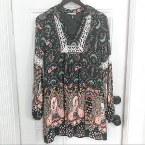 ENTRO | Long sleeve Collared Shift Dress